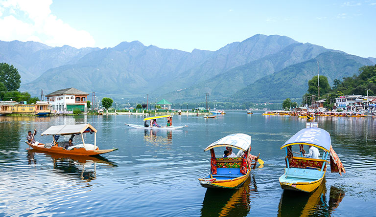 Dal Lake at Srinagar - Best Local Agent of Kashmir